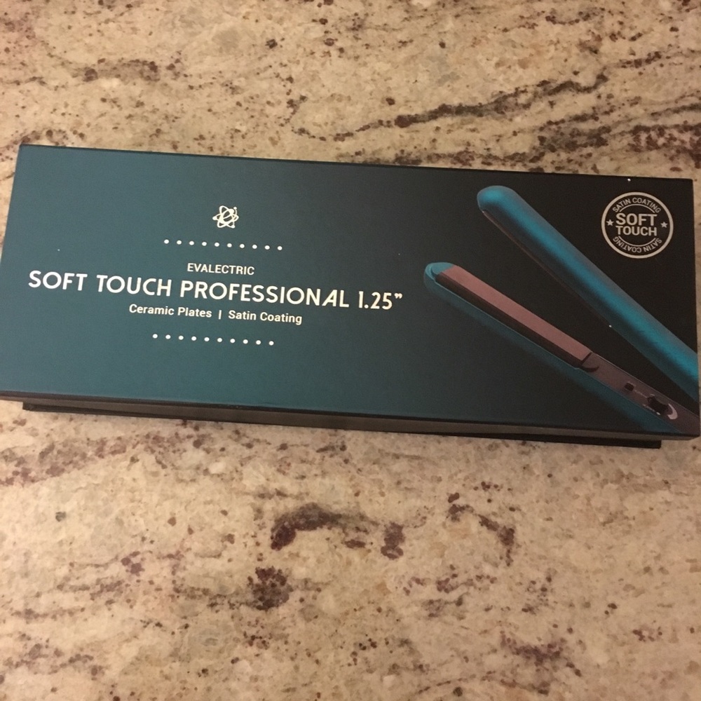 Evalectric Soft Touch Prof 1.25” Straightner